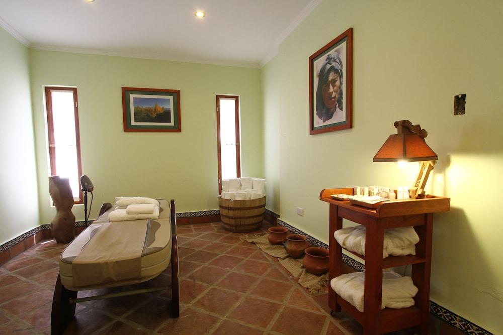 Hotel Asturias Cafayate Exterior photo