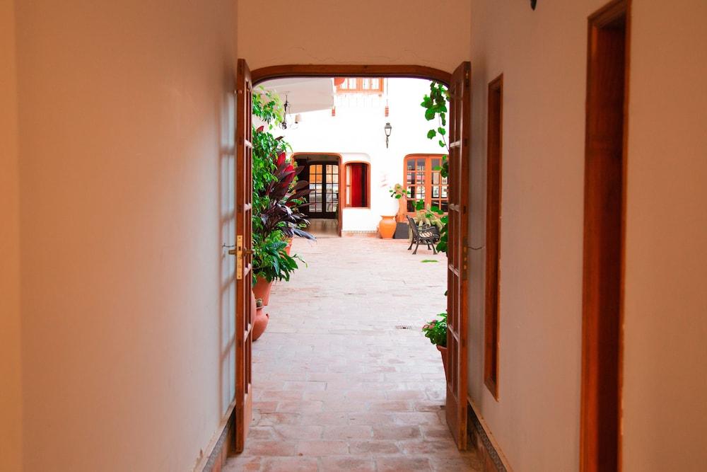 Hotel Asturias Cafayate Exterior photo